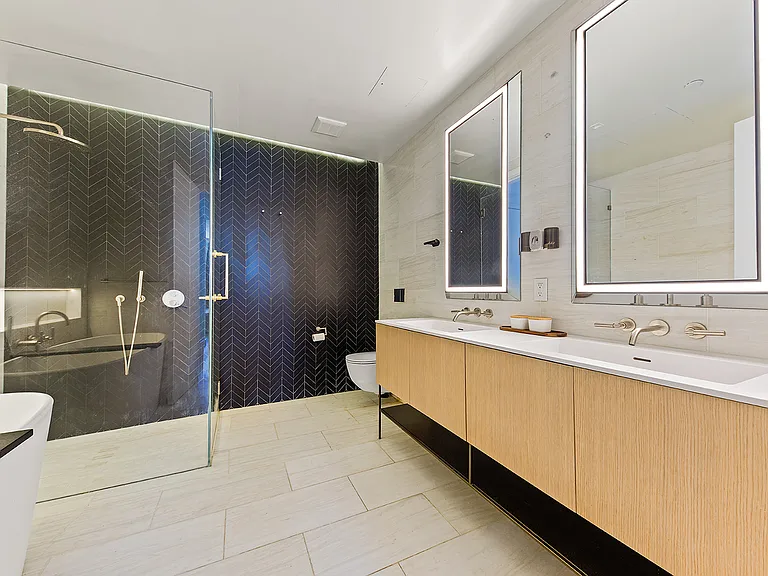 215 W 28th St #12F — Photo 6