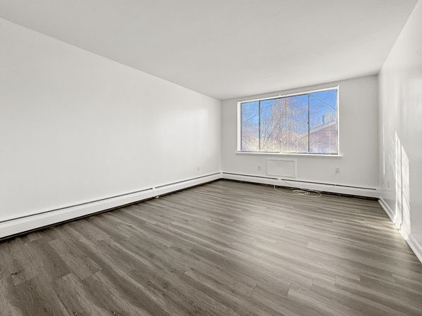 99 Benton St #301