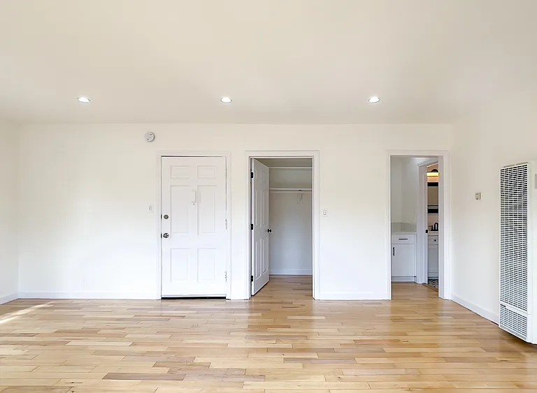 5701 San Vicente Blvd #1 — Photo 8