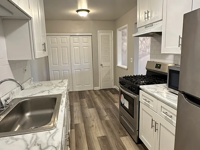 318 N Salem Ave #1 — Photo 3