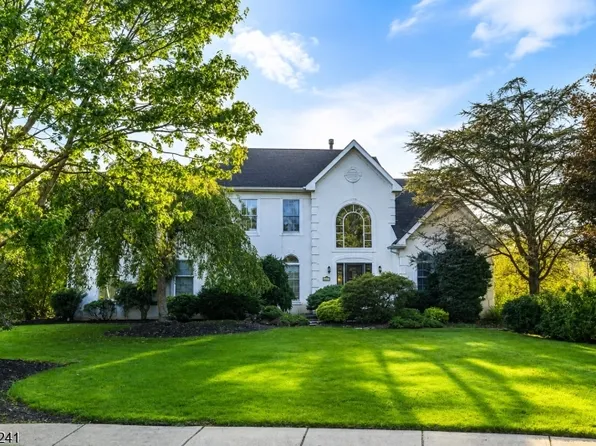 12 Brockton Ct, Raritan Twp., NJ 08551