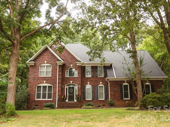 5501 Silchester Ln, Charlotte, NC 28215