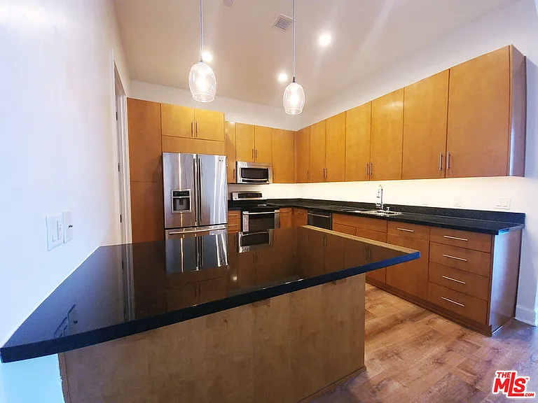 3223 W 6th St #602 — Photo 4