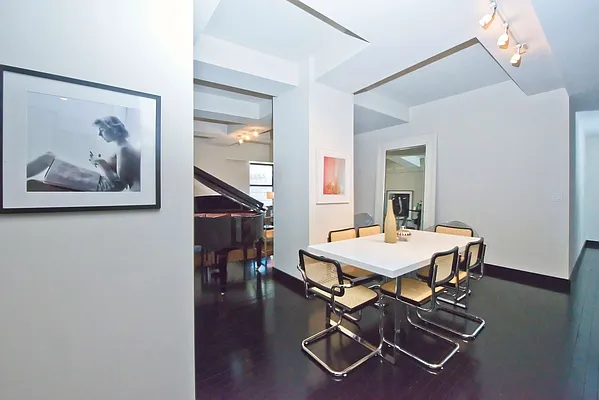 Rented by DYNY Inc | media 22