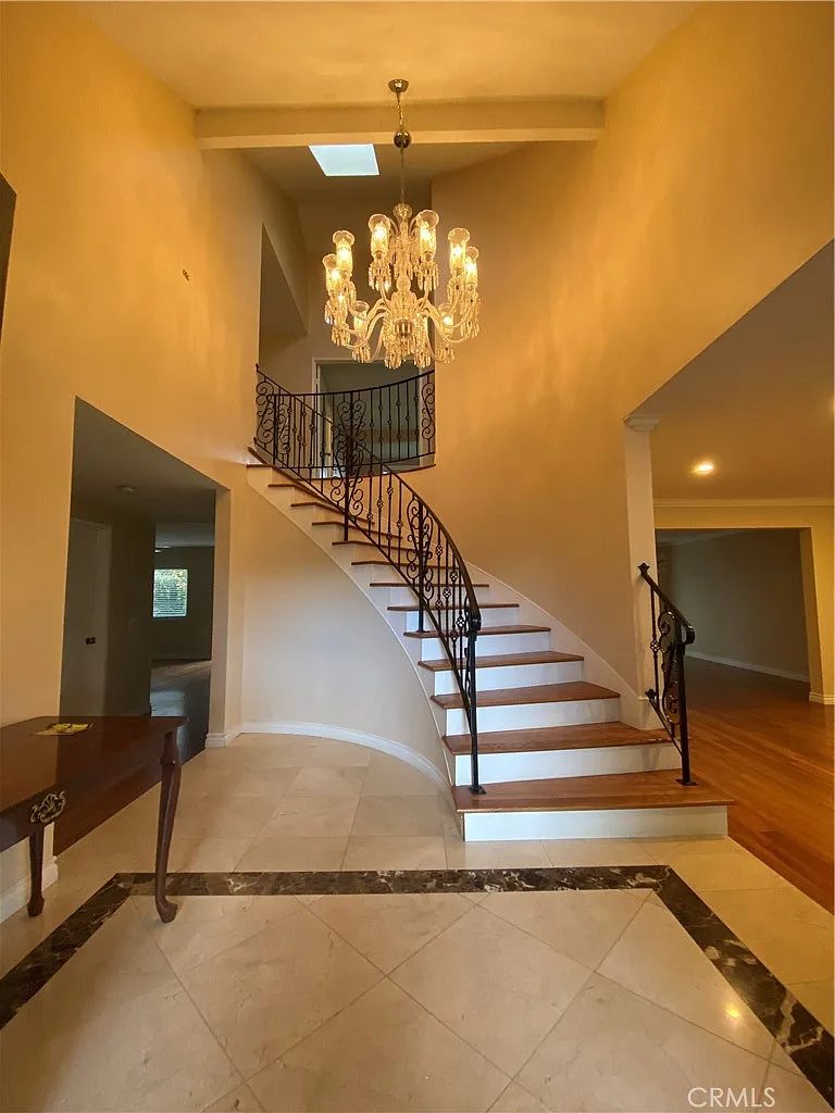 5 bed, 3020 sqft, $6,495 — Photo 4
