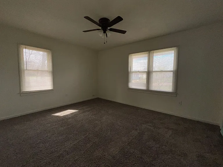 1120 NW Carroll Dr — Photo 8