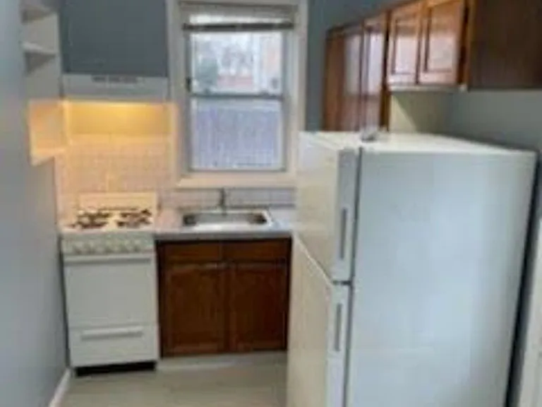 1428 W Gordon St — Photo 3