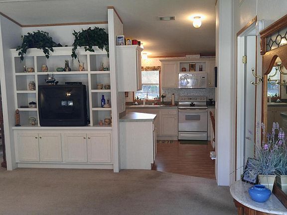 2nd image of 313 Shady Oak Cir