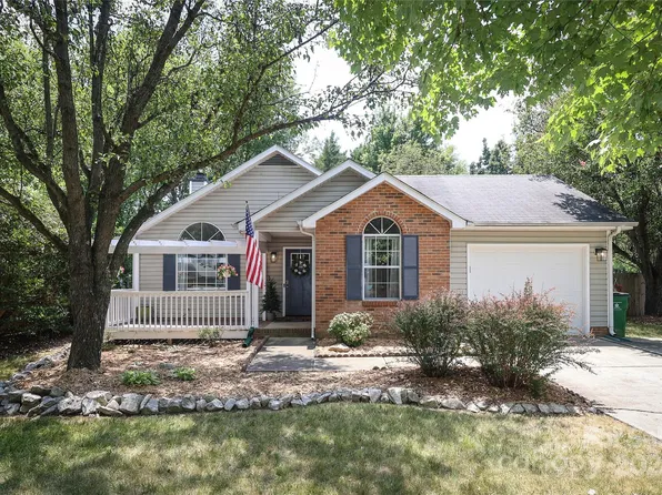 13829 Loch Loyal Dr, Charlotte, NC 28273