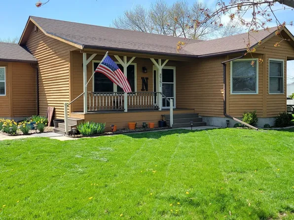 2751 Roberts Dr, Monroe, MI 48162