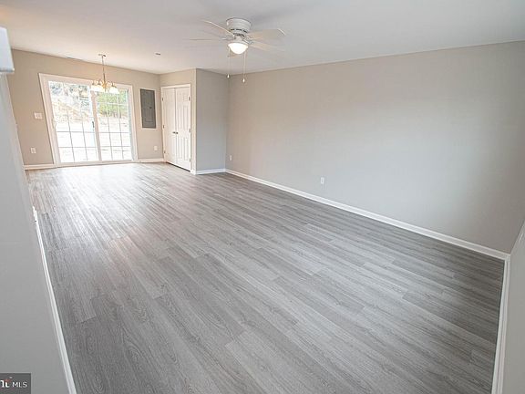 3rd image of 245 Morgans Ct