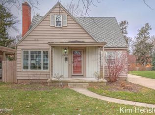 2309 Riverside Dr NE, Grand Rapids, MI 49505
