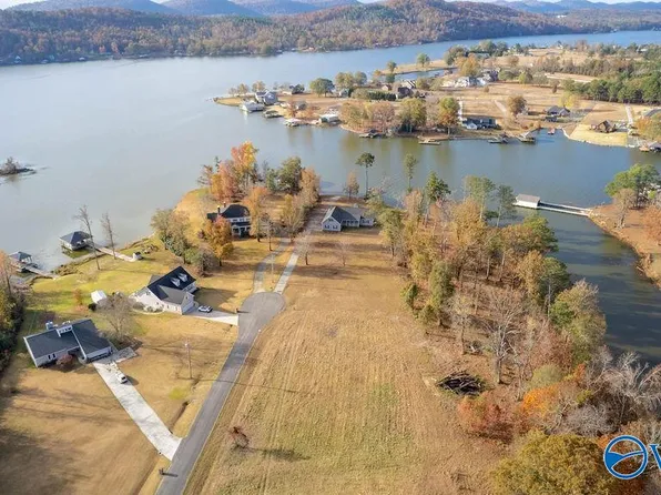 49 Bay Point Dr, Rainbow City, AL 35906