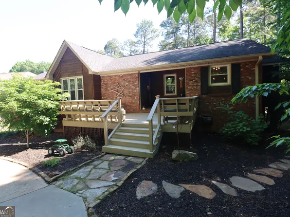 674 Ridgewood Dr, Hartwell, GA 30643