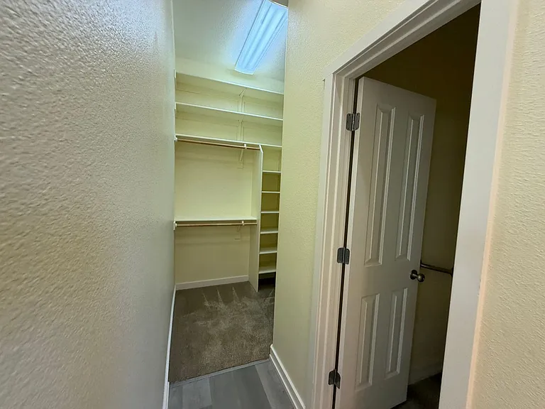 1041 Turnberry Dr — Photo 18
