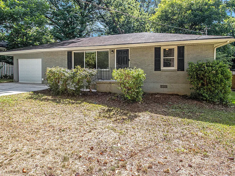 1686 Derrill Dr — Photo 3