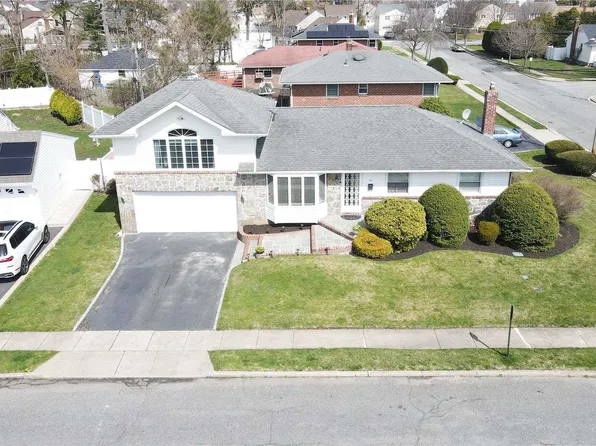 24 Evelyn Drive, Syosset, NY 11791