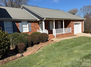 107 Forrest Glenn Ct, King, NC 27021
