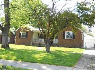 20420 Martin Rd, Saint Clair Shores, MI 48081