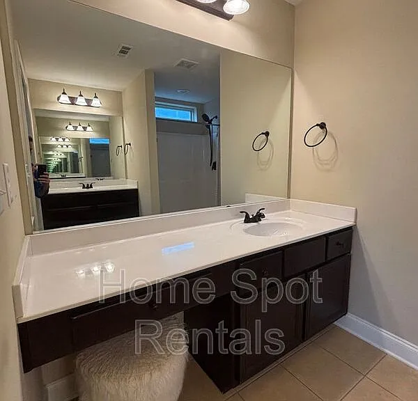 4811 Lost Creek Dr — Photo 14