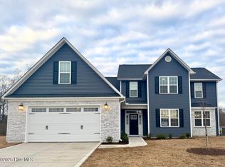 103 Ironbark Dr, Raeford, NC 28376