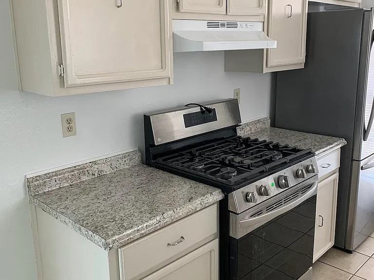 3911 Moonlight Ave — Photo 9