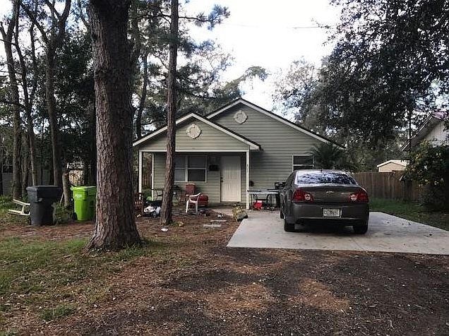 1st image of 827 S 12th St