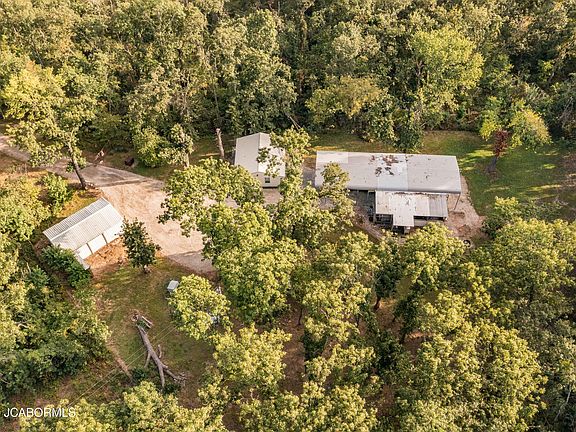 5th image of 23459 Canfield Ln