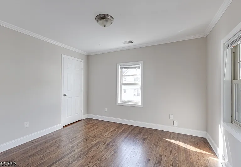 35 Burnside Ave #B — Photo 16
