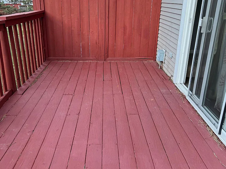 Large private deck that leads to common area