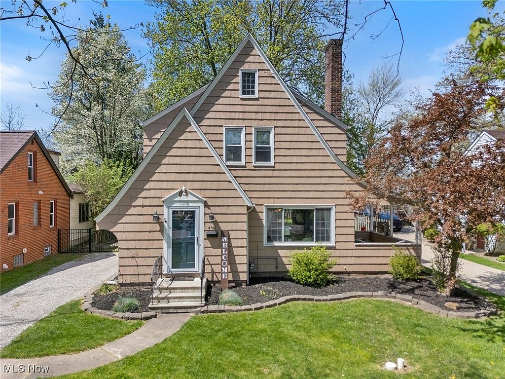 8158 Lynway Ave, Olmsted Falls, OH 44138 | Zillow