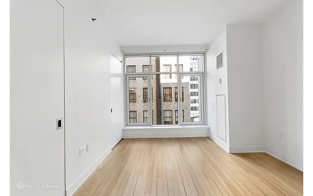 Rented by Douglas Elliman | media 29