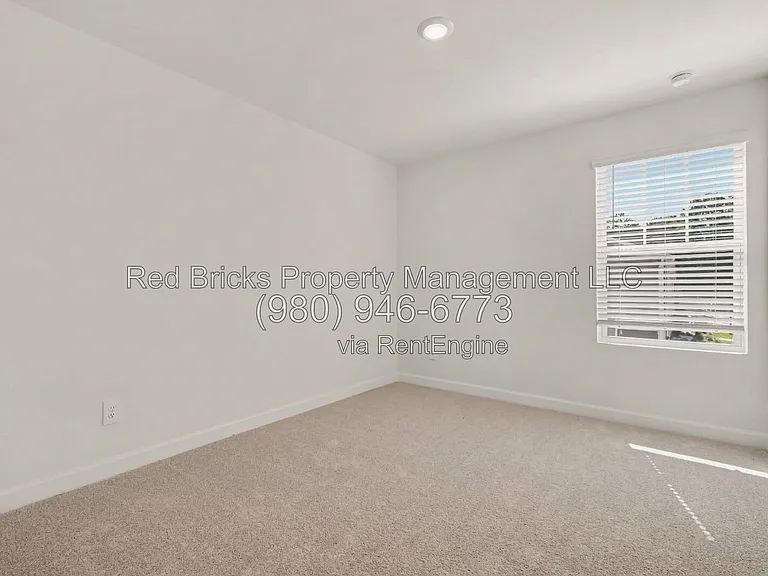 3125 Ophelia Aly — Photo 22