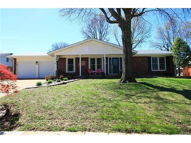 5387 Kings Park Dr photo 1