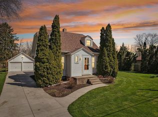 12606 W Honey Ln, New Berlin, WI 53151