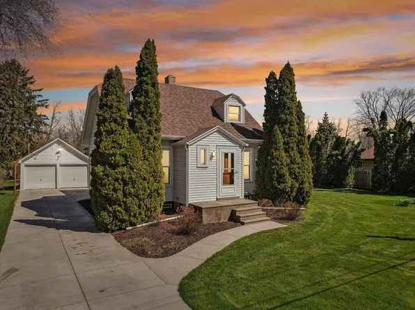 12606 West Honey LANE, New Berlin, WI 53151