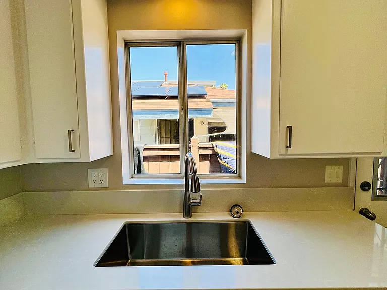 4552 Utah St — Photo 10