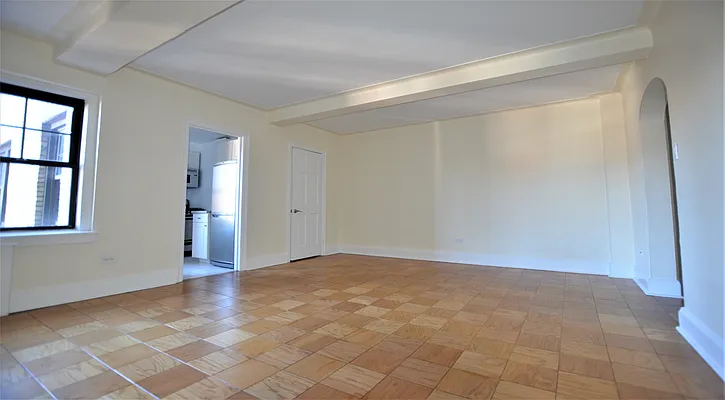 Rented by Manhattan Realty Group | media 8