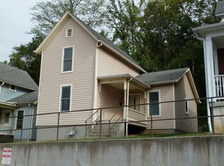 9 Foster Pl, Athens, OH 45701