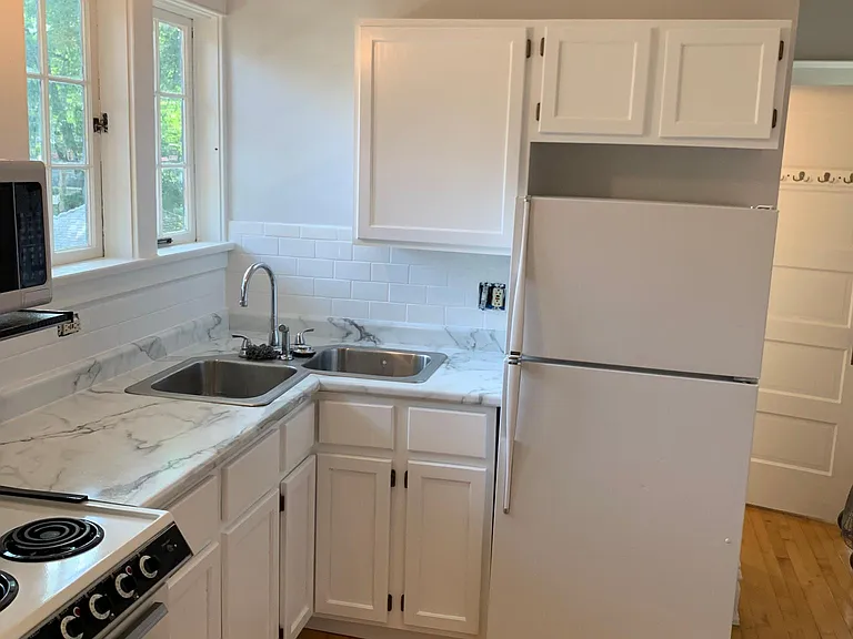 441 Woodward Ave #B — Photo 17