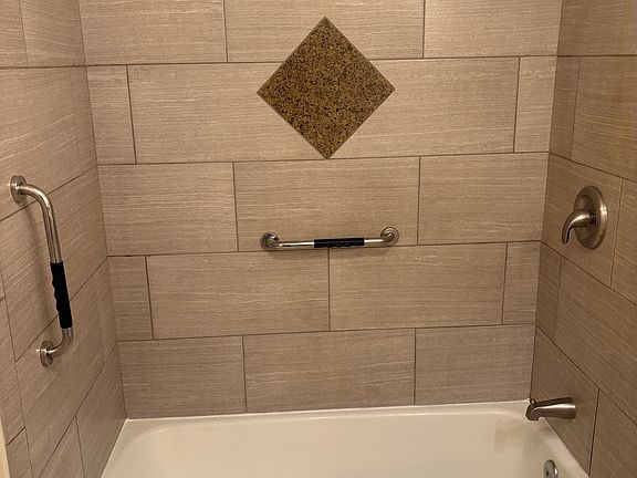 5th image of 9650 SE 42nd Ave APT 6
