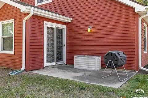 125 Sharon Dr — Photo 7