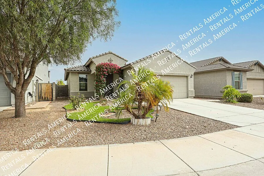Amazing 3 Bedroom 2 Bath Single Level Home in Peoria — Photo 2