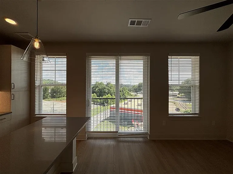 District on the Etowah Apartments — Photo 160