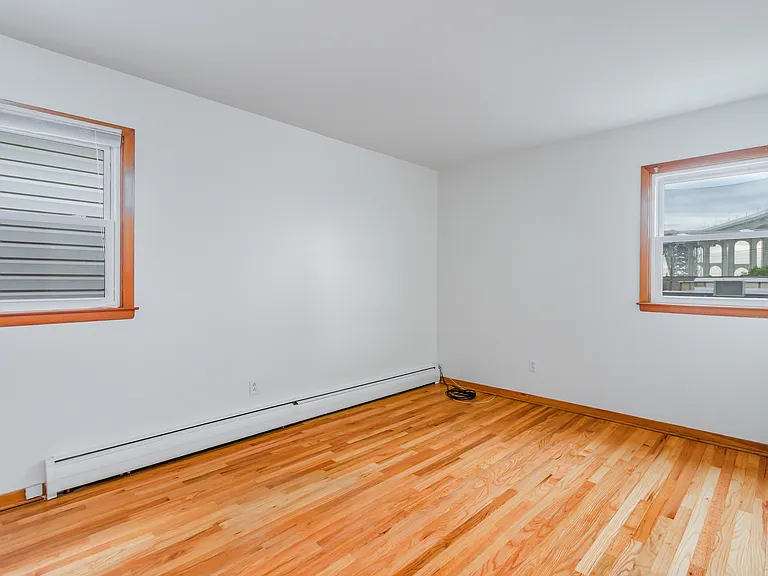 180 W 3rd St #2 — Photo 7