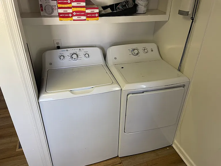 404 Gilbert St #15 — Photo 9