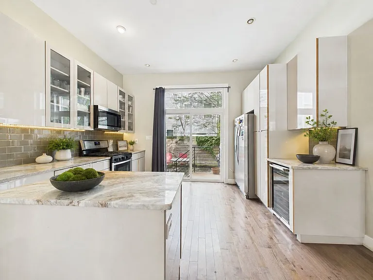 1435 S Taylor St — Photo 5