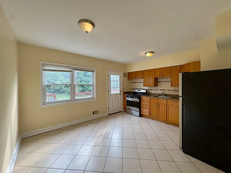 1243 S Grantley St — Photo 4