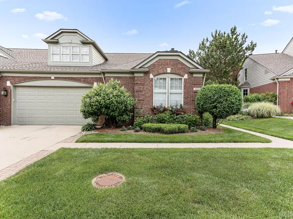 44643 Aspen Ridge Dr, Northville, MI 48168