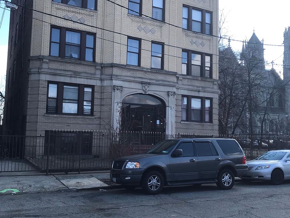 1st image of 215 Clifton Ave APT 3